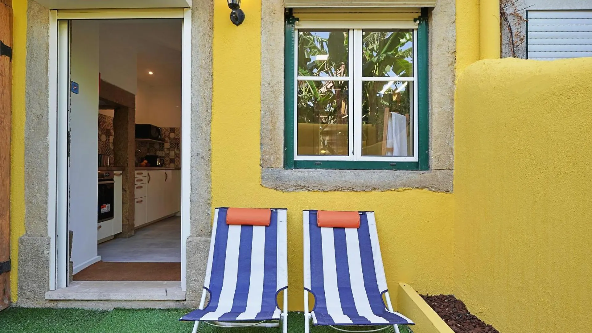 Appartamento Mbird Lx Yard Studio Lisbona